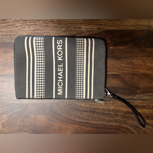 Michael Kors cavas tote w/matching handbag - Picture 5 of 7